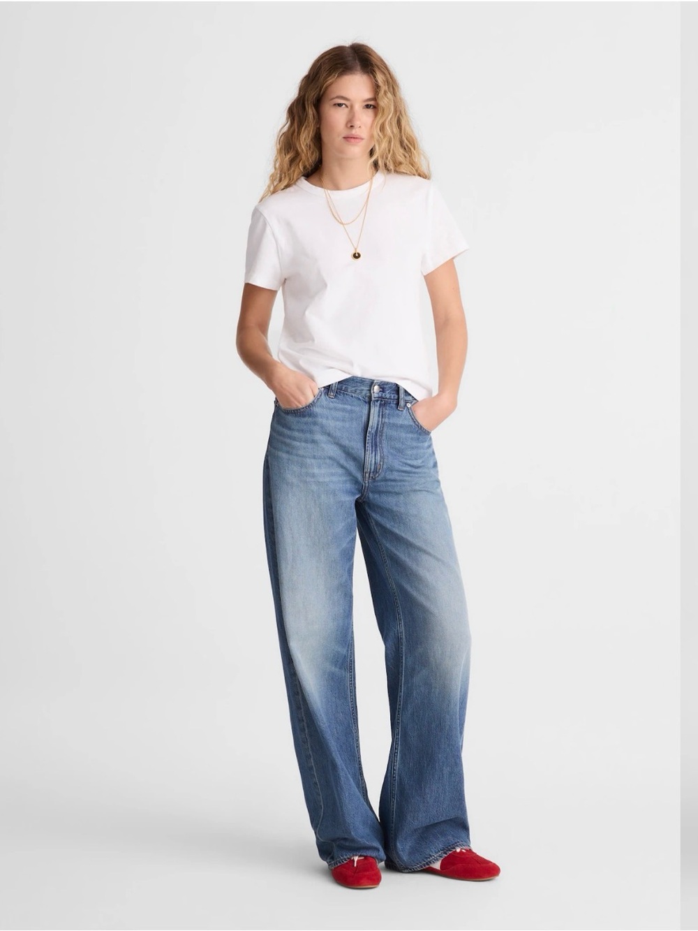 Madewell The Low-Slung Baggy Jean in Airy Denim - Picture 2 of 14